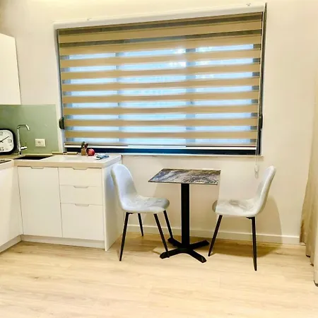 Square דירה